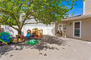 1566 Pebble Ln, Hewlett, NY 11557 - Photo 9