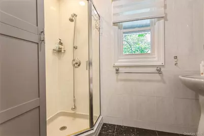 1566 Pebble Lane, Hewlett, NY 11557 - Photo 27