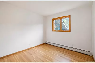 18 Roxbury Street, Huntington Station, NY 11746 - Photo 13