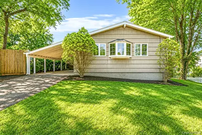 18 Roxbury Street, Huntington Station, NY 11746 - Photo 3