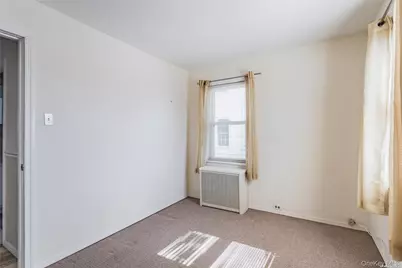 24 Huntington Ave, Lynbrook, NY 11563 - Photo 17