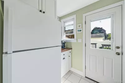 24 Huntington Ave, Lynbrook, NY 11563 - Photo 9