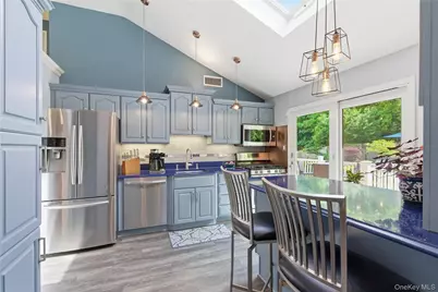 37 McKay Road, Huntington Station, NY 11746 - Photo 13
