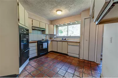 14 Sylvester Road, Wading River, NY 11792 - Photo 5