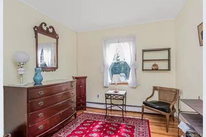 211 Warren Avenue, Hawthorne, NY 10532 - Photo 17