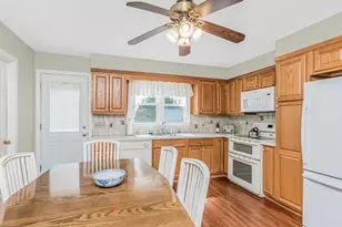 211 Warren Ave, Hawthorne, NY 10532 - Photo 9
