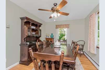 211 Warren Avenue, Hawthorne, NY 10532 - Photo 13