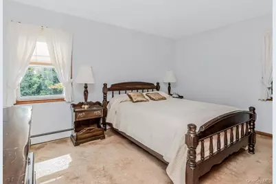 211 Warren Avenue, Hawthorne, NY 10532 - Photo 23
