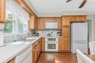 211 Warren Ave, Hawthorne, NY 10532 - Photo 7
