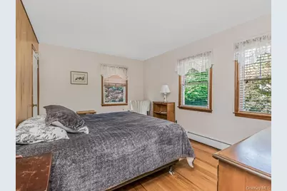 211 Warren Avenue, Hawthorne, NY 10532 - Photo 21