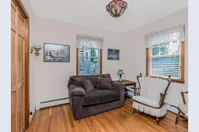 211 Warren Avenue, Hawthorne, NY 10532 - Photo 11