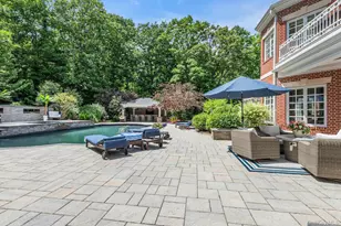 98 Cliff Rd, Port Jefferson, NY 11777 - Photo 37