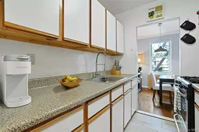 1300 Midland Avenue #C39, Yonkers, NY 10704 - Photo 9