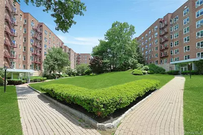 1300 Midland Avenue #C39, Yonkers, NY 10704 - Photo 15