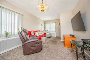 11 Locust Ave E, Farmingdale, NY 11735 - Photo 5