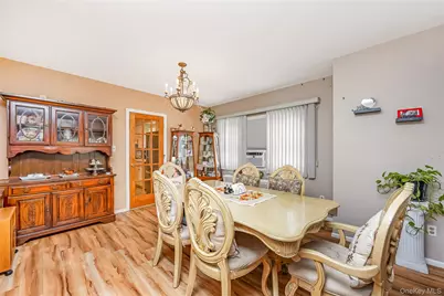 11 Locust Avenue E, Farmingdale, NY 11735 - Photo 9