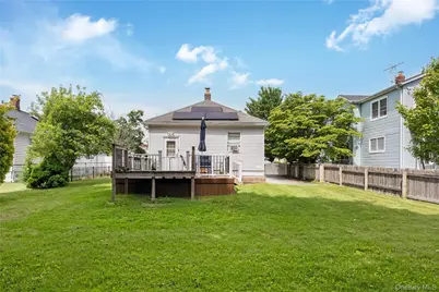 11 Locust Avenue E, Farmingdale, NY 11735 - Photo 23