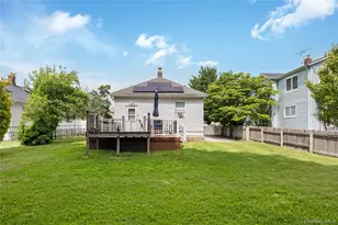 11 Locust Ave E, Farmingdale, NY 11735 - Photo 23