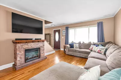 64 Kobb Boulevard, West Islip, NY 11795 - Photo 5