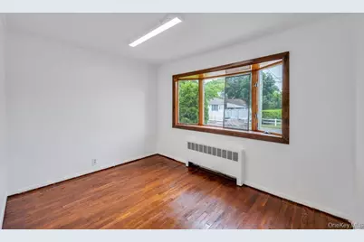 125 S 5th Street, Bethpage, NY 11714 - Photo 9