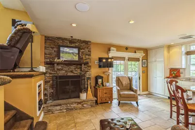 17 Leslie Lane, Smithtown, NY 11787 - Photo 13