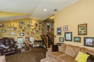 17 Leslie Ln, Smithtown, NY 11787 - Photo 17