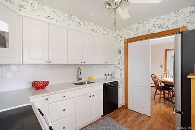 4 Water Lane N, Levittown, NY 11756 - Photo 9