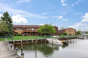 248 Mariners Way, Copiague, NY 11726 - Photo 13