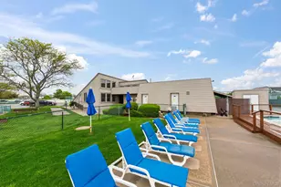 248 Mariners Way, Copiague, NY 11726 - Photo 15