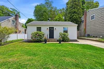 192 Iceland Drive, South Huntington, NY 11746 - Photo 3