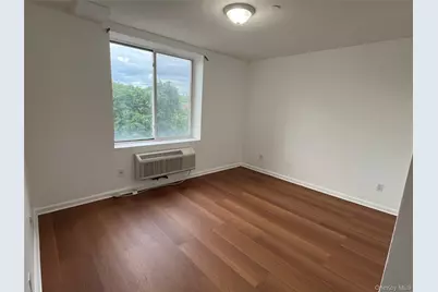 81-15 Queens Boulevard #4J, Elmhurst, NY 11373 - Photo 5