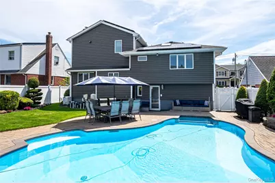 420 Philadelphia Avenue, Massapequa Park, NY 11762 - Photo 19