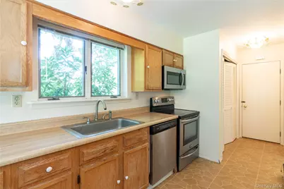 27 Goldfinch Drive, Salt Point, NY 12578 - Photo 15