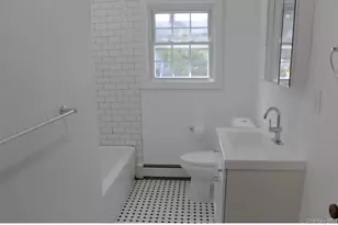 2 Hemlock Ct, Bay Shore, NY 11706 - Photo 15
