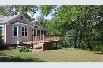 2 Hemlock Court, Bay Shore, NY 11706 - Photo 3