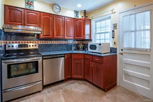 244-31 86th Rd, Bellerose, NY 11426 - Photo 9