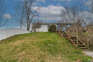 43 Lafayette Dr, New Windsor, NY 12553 - Photo 3