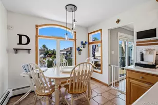 159 Driftwood Dr, West Islip, NY 11795 - Photo 9