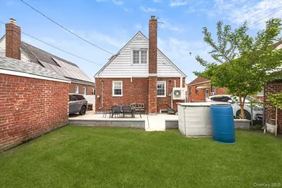 98 Sussex Road, Elmont, NY 11003 - Photo 33