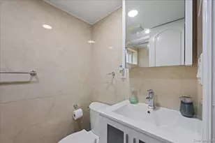 98 Sussex Rd, Elmont, NY 11003 - Photo 27