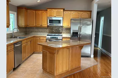 179 Gervil Street, New York, NY 10309 - Photo 7