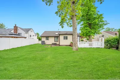 59 E Cedar Street, Massapequa, NY 11758 - Photo 3