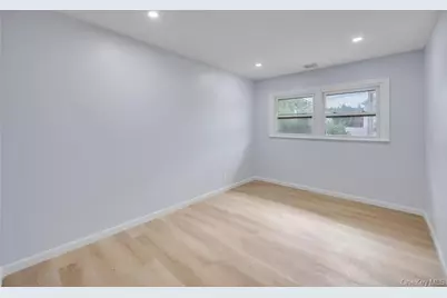 59 E Cedar Street, Massapequa, NY 11758 - Photo 15
