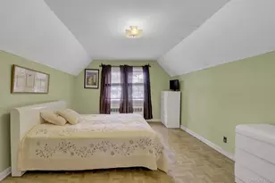33 McKee St, Floral Park, NY 11001 - Photo 17