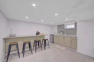 33 McKee St, Floral Park, NY 11001 - Photo 25