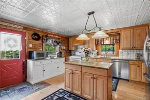 355 Woodland Ave, Manorville, NY 11949 - Photo 15