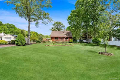355 Woodland Avenue, Manorville, NY 11949 - Photo 43