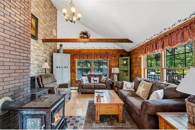 355 Woodland Avenue, Manorville, NY 11949 - Photo 7