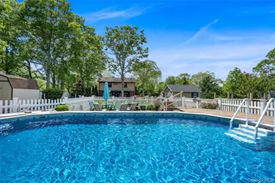355 Woodland Avenue, Manorville, NY 11949 - Photo 33