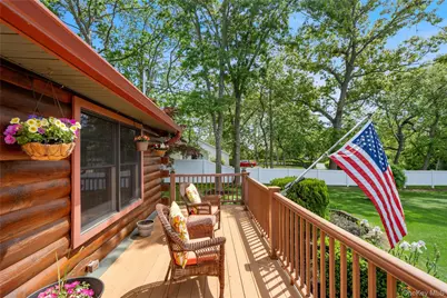 355 Woodland Avenue, Manorville, NY 11949 - Photo 3